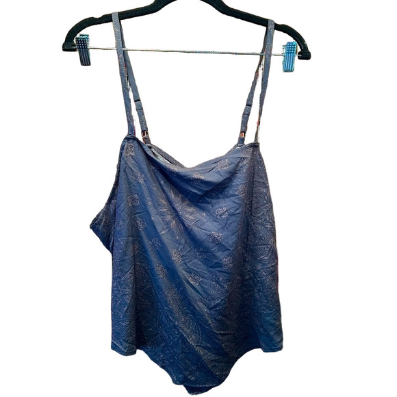 Grayson/Threads Black Label Top, Size 2X, V-Front, Tie back, PTP 27” adjustable - Picture 1 of 7